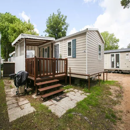 Chalet Urbane Mobile In Jean De Monts With Jacuzzi