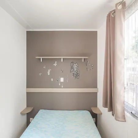 Urbane Mobile In Jean De Monts With Jacuzzi Chalet *