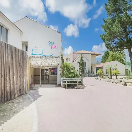 Urbane Mobile In Jean De Monts With Jacuzzi Chalet