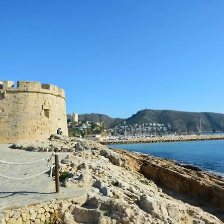 Mobile In Jean Near Sea Σαλέ *