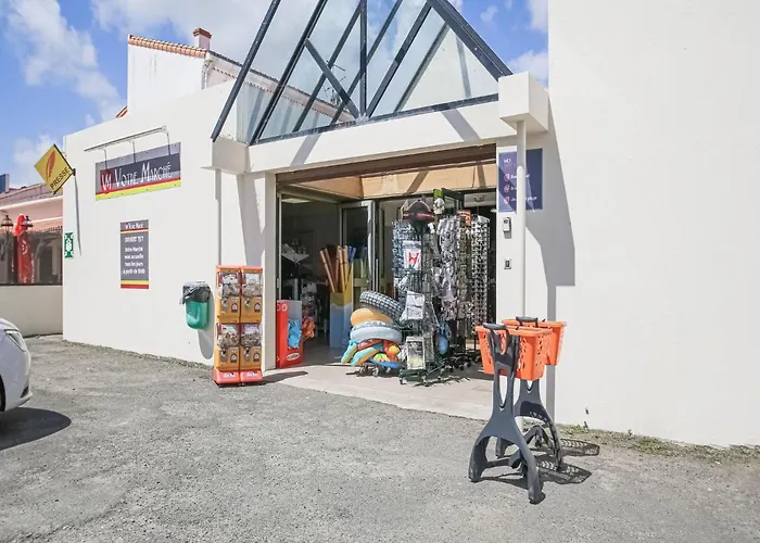 Mobile In Jean Near Sea *