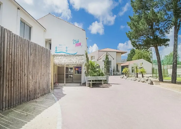 Mobile In Jean Near Sea Alpstuga